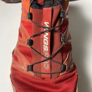 Amazing Salomon red hiking shoes
